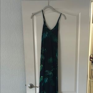Old Navy Green Leaf Print Maxi Dress